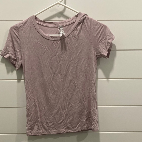 🔴 Soft Tee - Picture 1 of 4